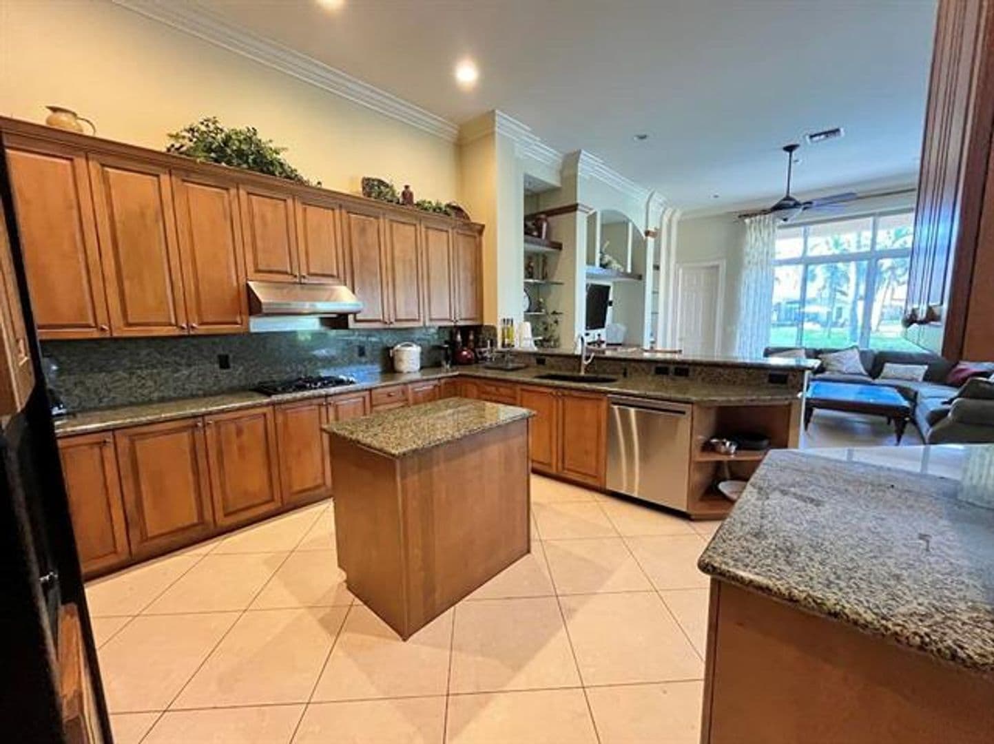 Plantation House: 10997 Canary Island Ct # 10997