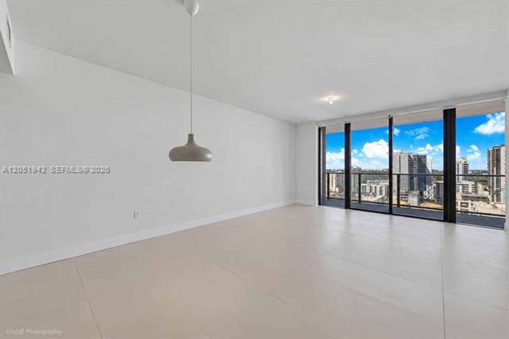 Miami Condo: 1000 Brickell Plz cu-2110