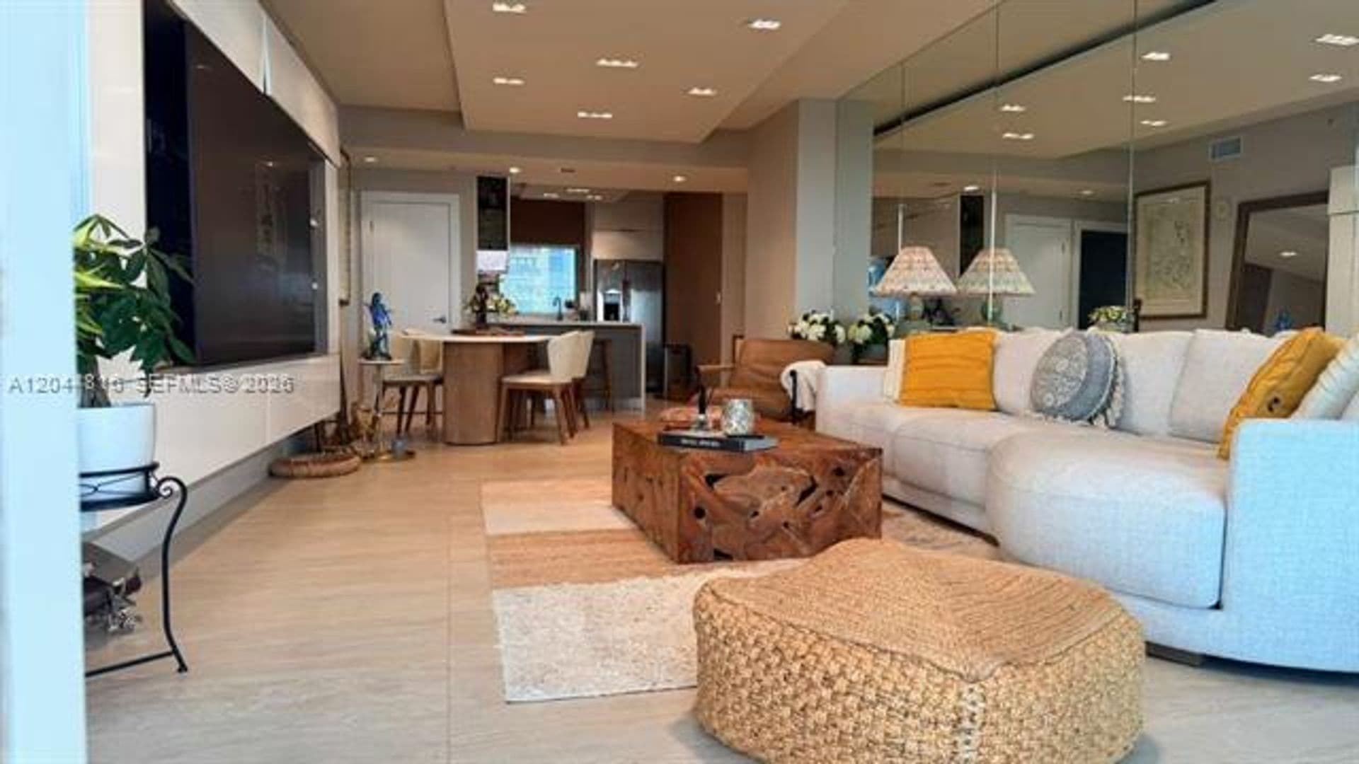 Miami Condo: 601 NE 36th St cu-1306