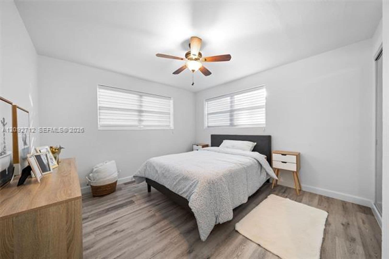 Hollywood House: 2819 Cleveland St # 2819