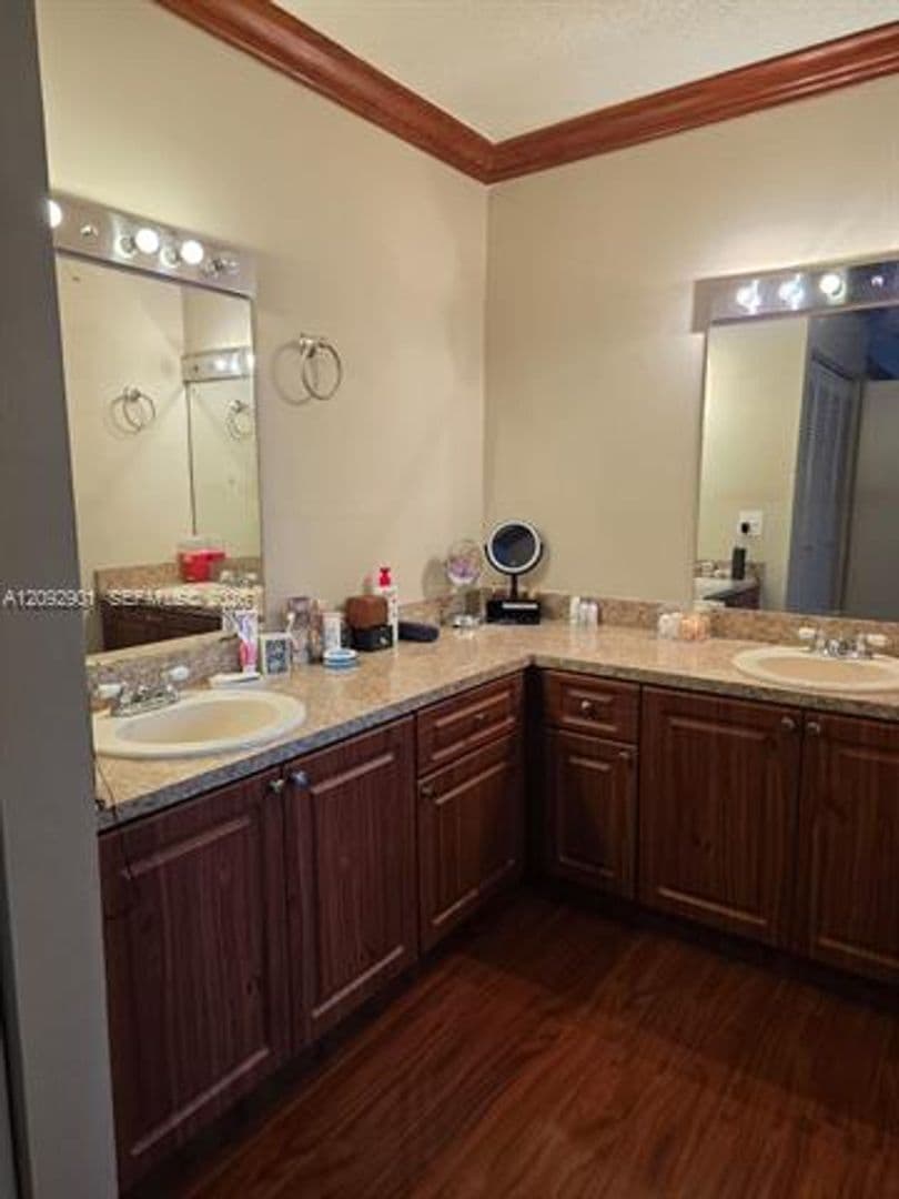 Miami Townhome: 126XX SW 9 th B