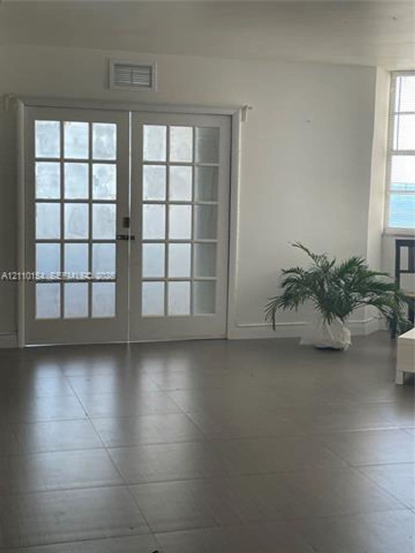 Miami Condo: 801 Brickell Bay Dr cu-667
