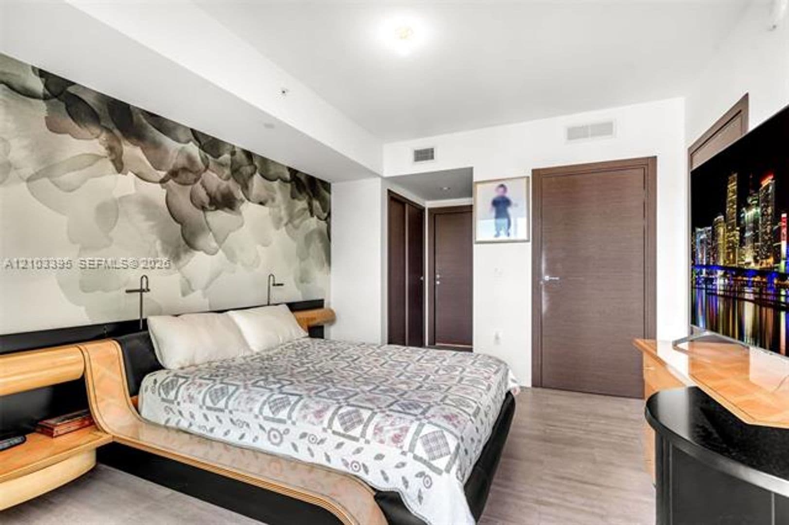 Miami Condo: 1000 Brickell Plz cu-3110
