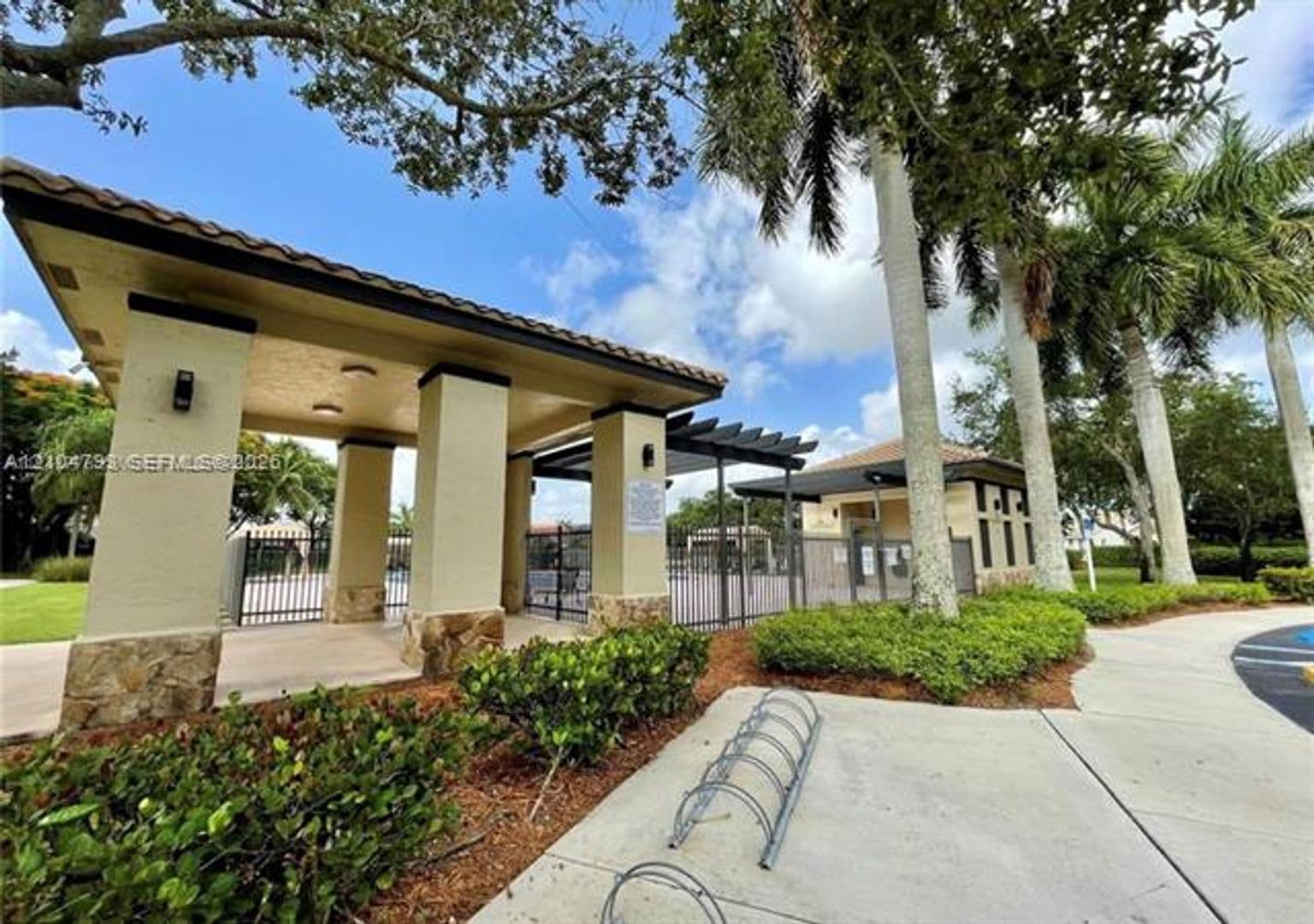 Weston House: 816 Sand Creek Cir # 0
