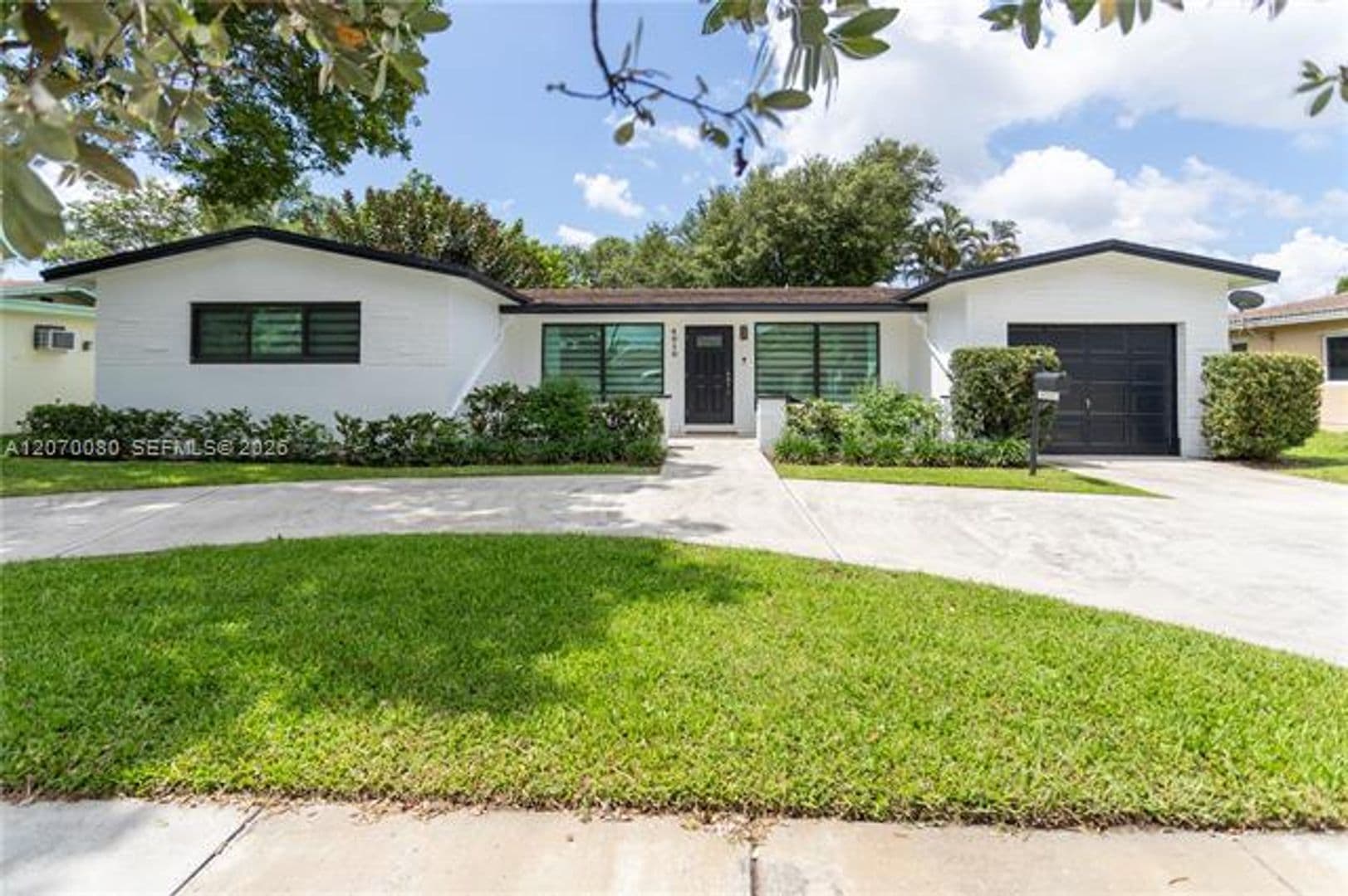 Hollywood House: 4010 Johnson St # 4010