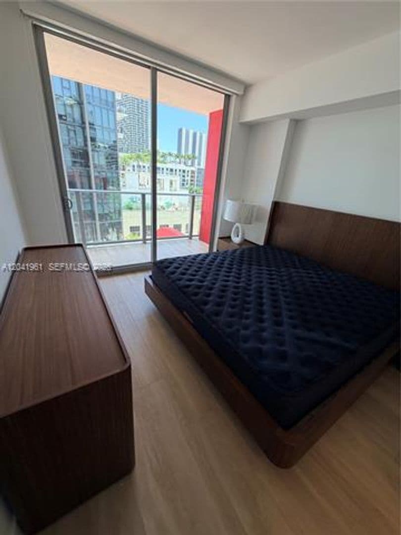 Miami Condo: 90 NE 32nd St cu-702