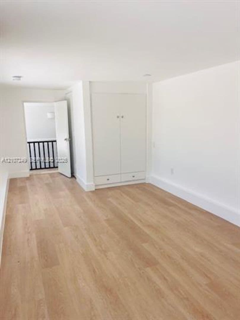 Key Biscayne House: 241 Harbor Dr # 241