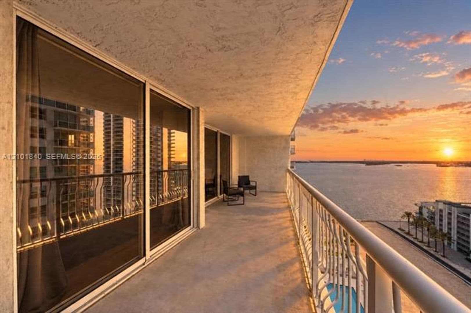 Miami Condo: 1200 Brickell Bay Dr cu-1907