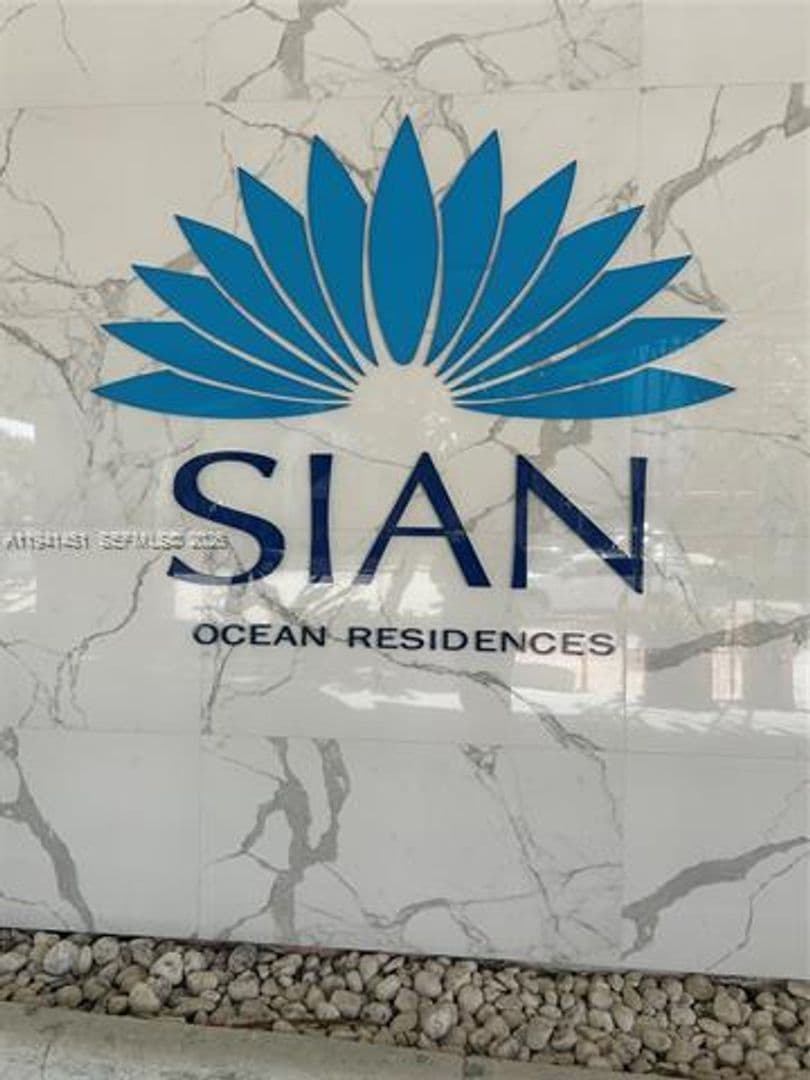 Hollywood Condo: 4001 S Ocean Dr cu-PH11