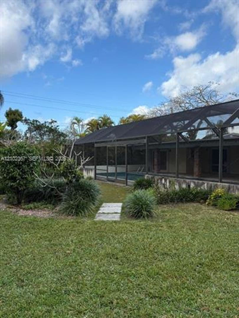 Miami House: 11624 SW 93rd St # 11624