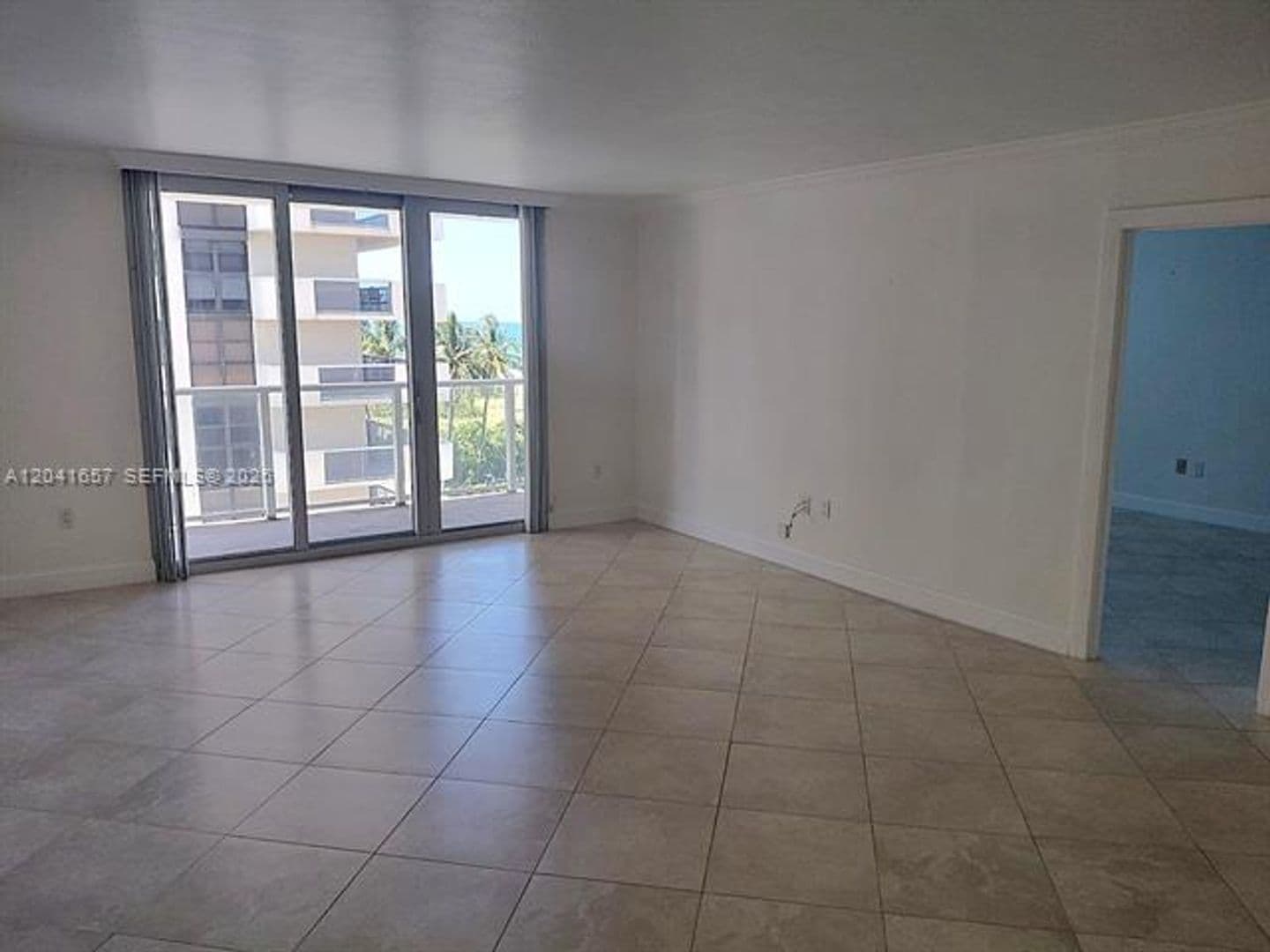 Miami Beach Condo: 5701 Collins Ave cu-619