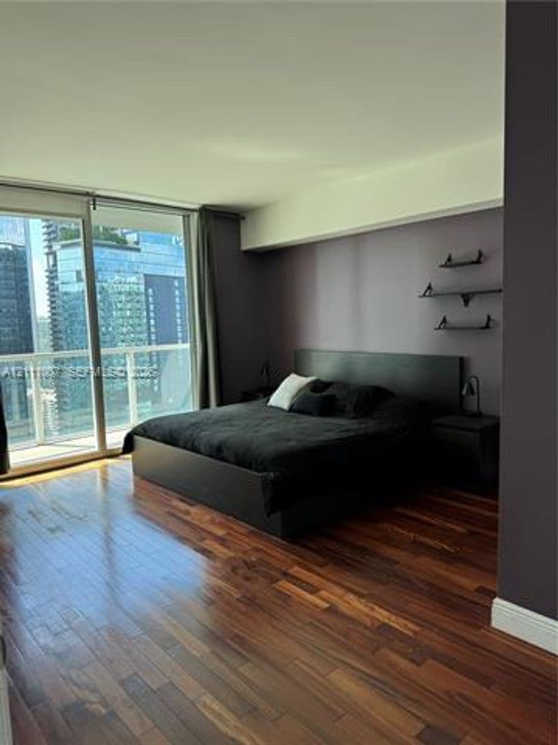 MIAMI Condo: 55 SE 6th St cu-3910