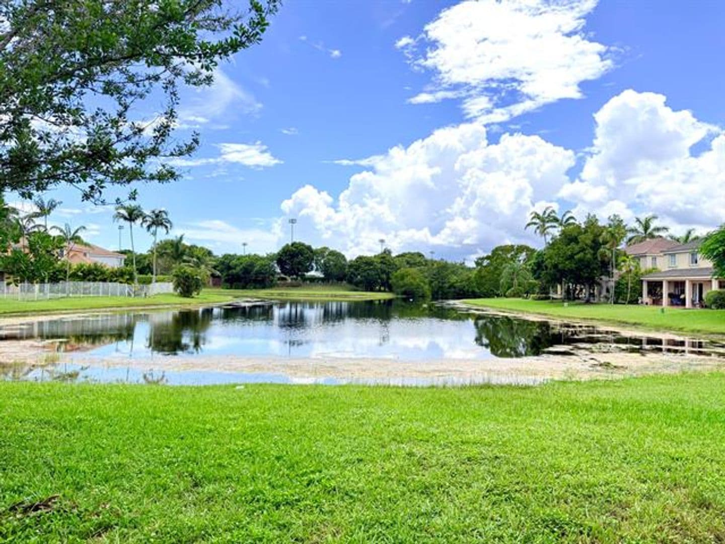 Weston House: 673 Conservation Dr # 673