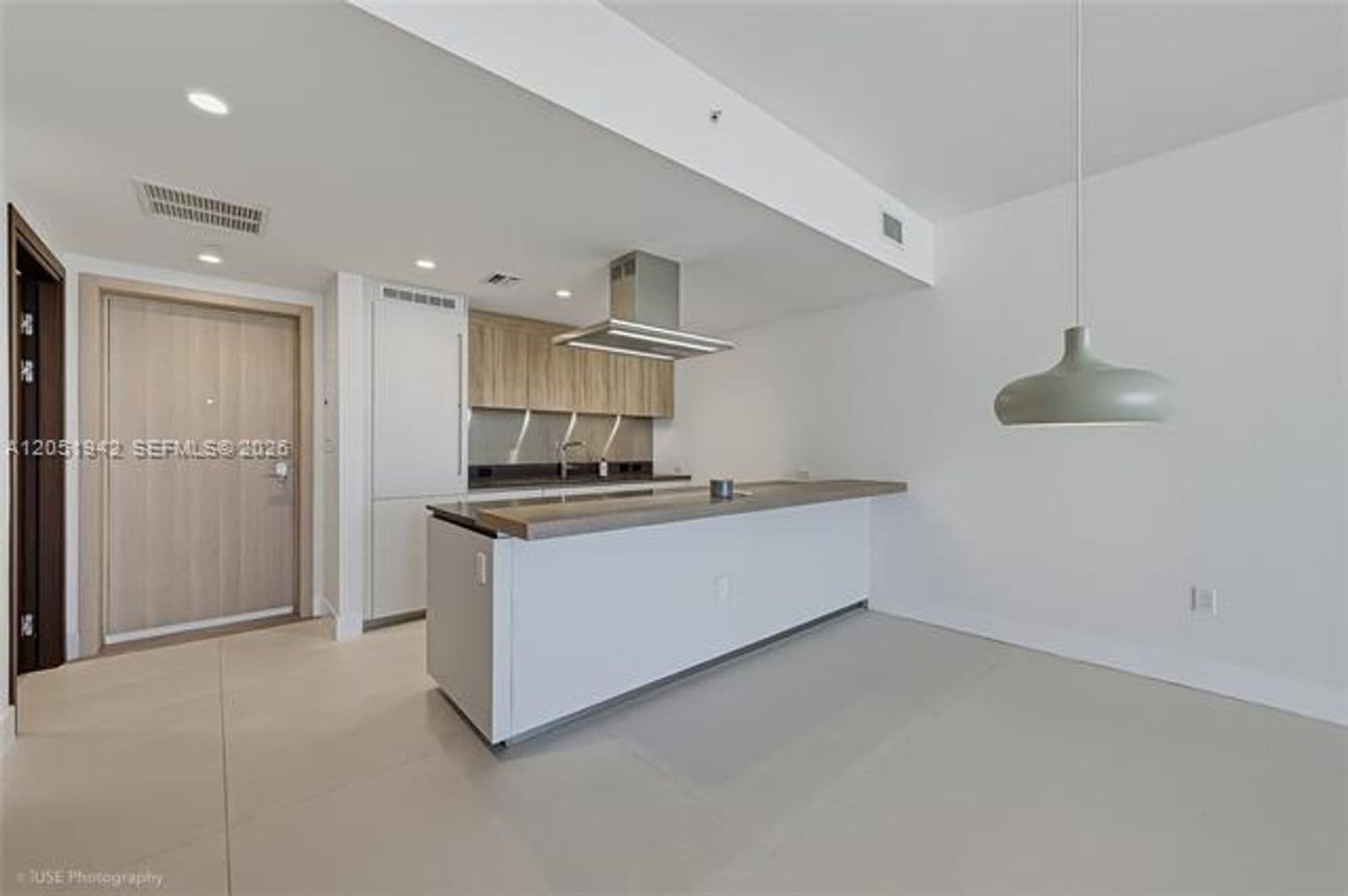 Miami Condo: 1000 Brickell Plz cu-2110
