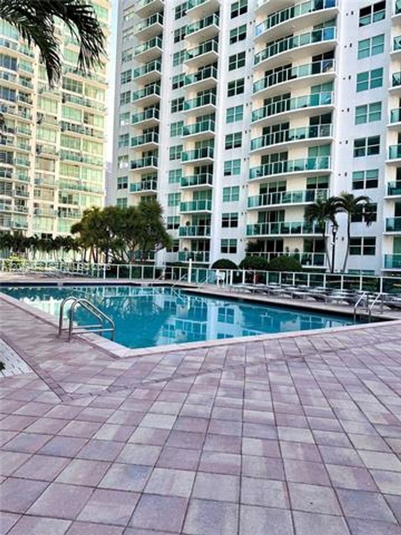 Miami Condo: 41 SE 5th St cu-2405