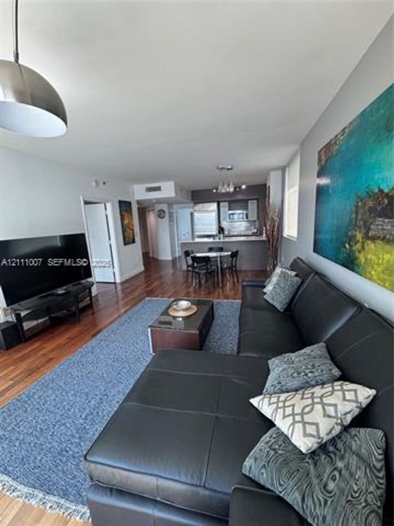 MIAMI Condo: 55 SE 6th St cu-3910