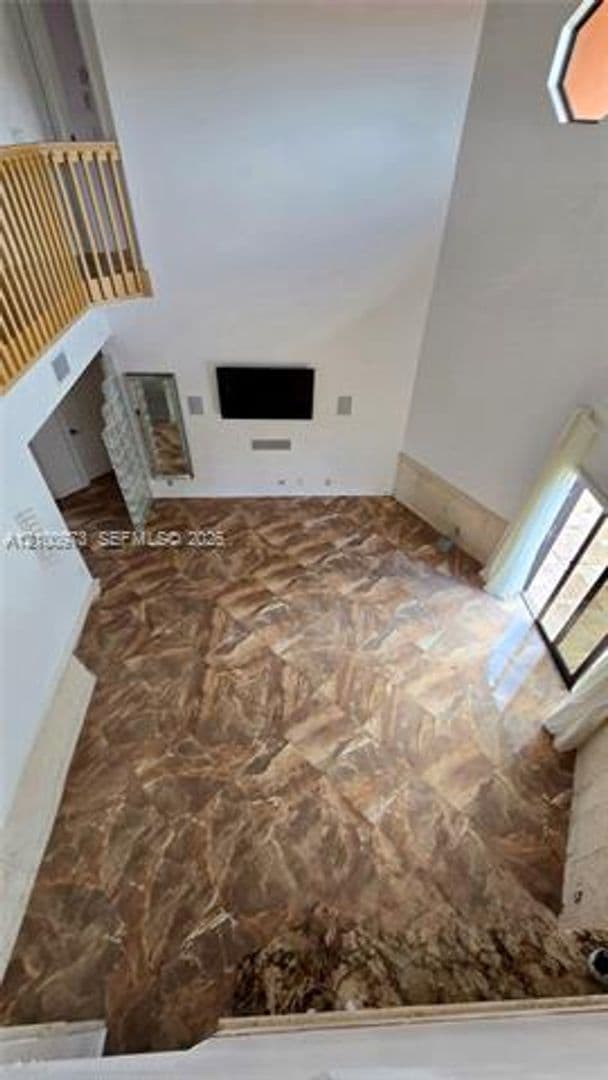 Hollywood House: 741 Tyler St # 741