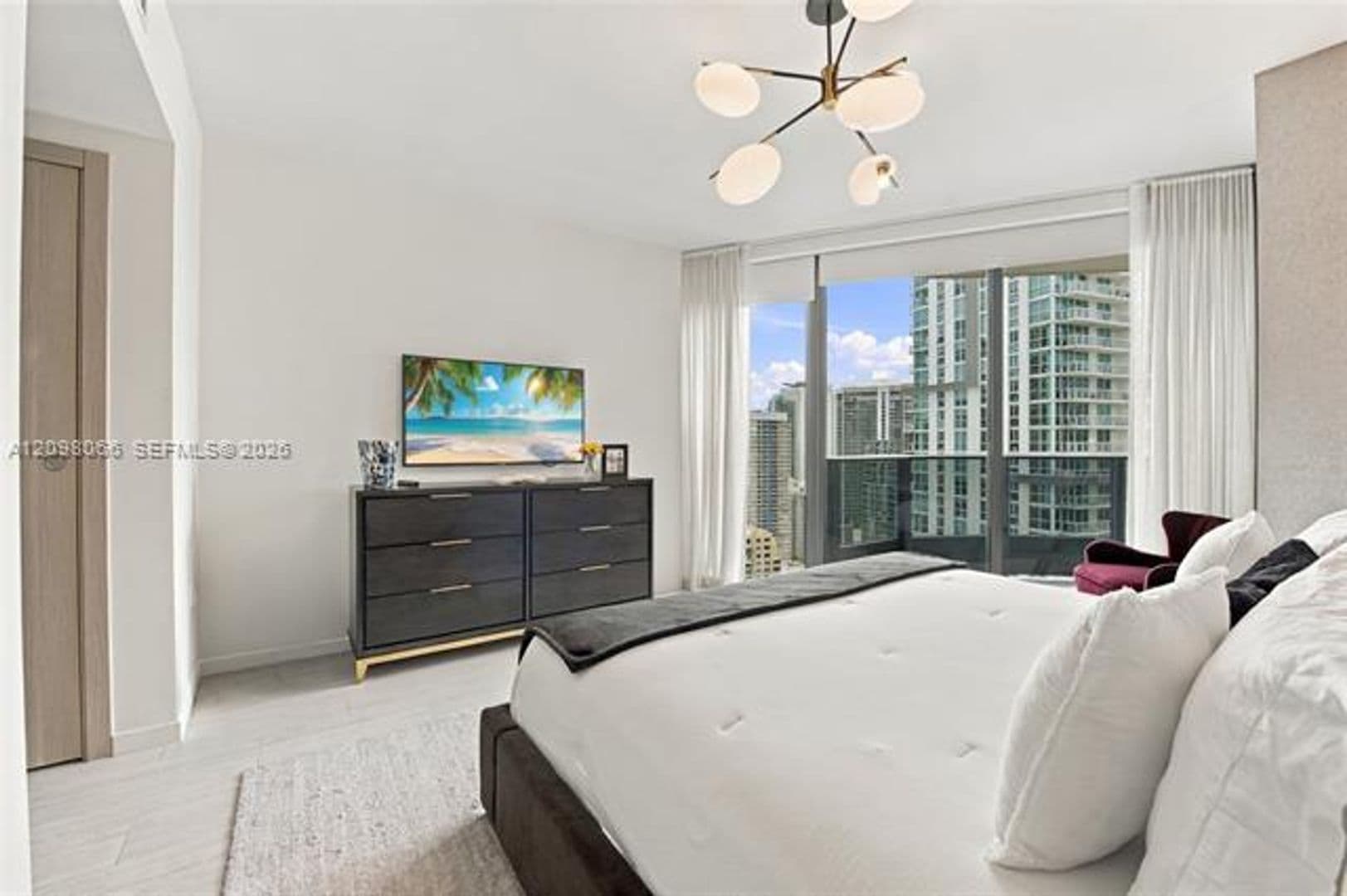 Miami Condo: 1000 Brickell Plz cu-3401