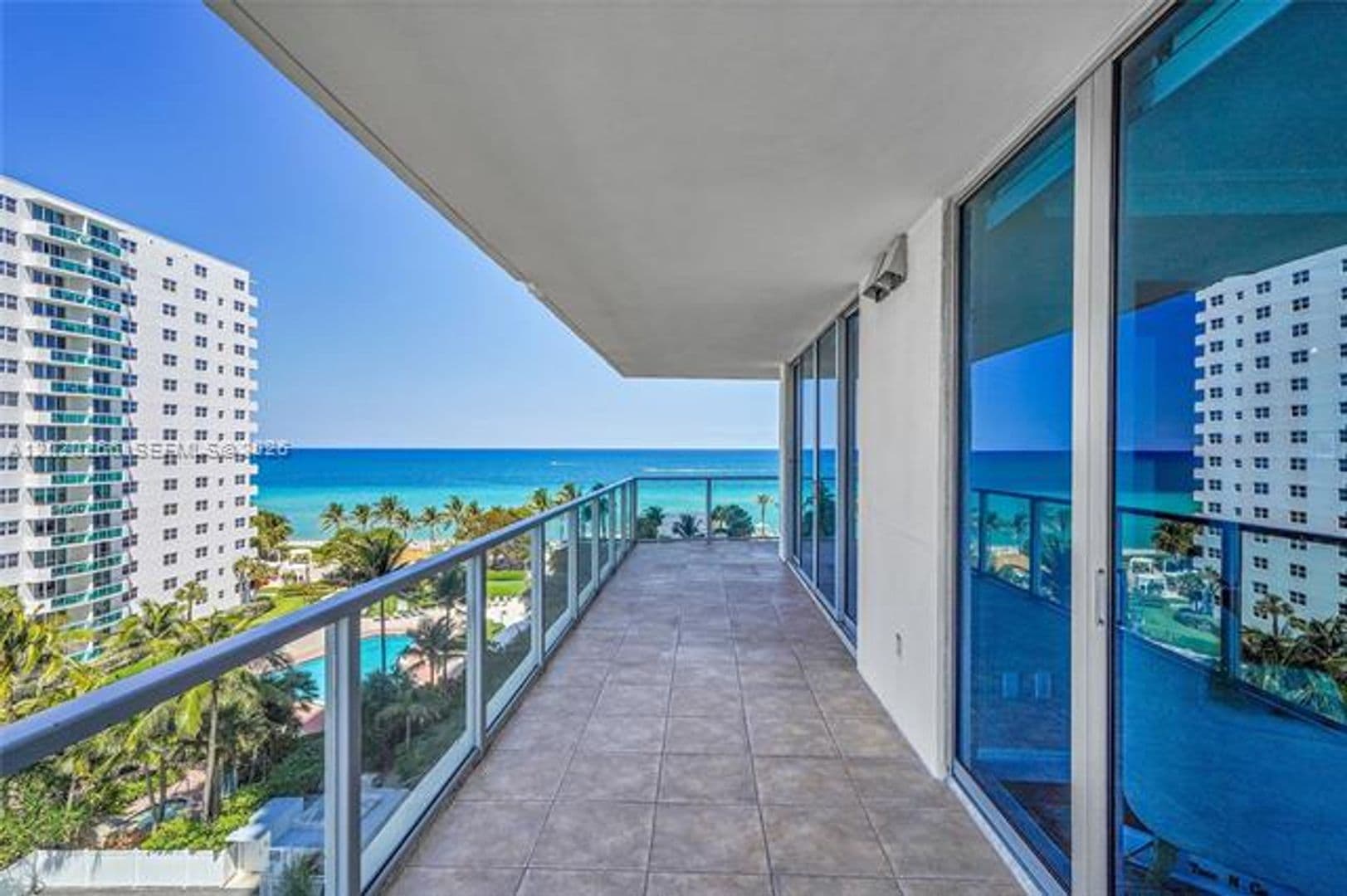 Hollywood Condo: 3101 S Ocean Dr cu-701