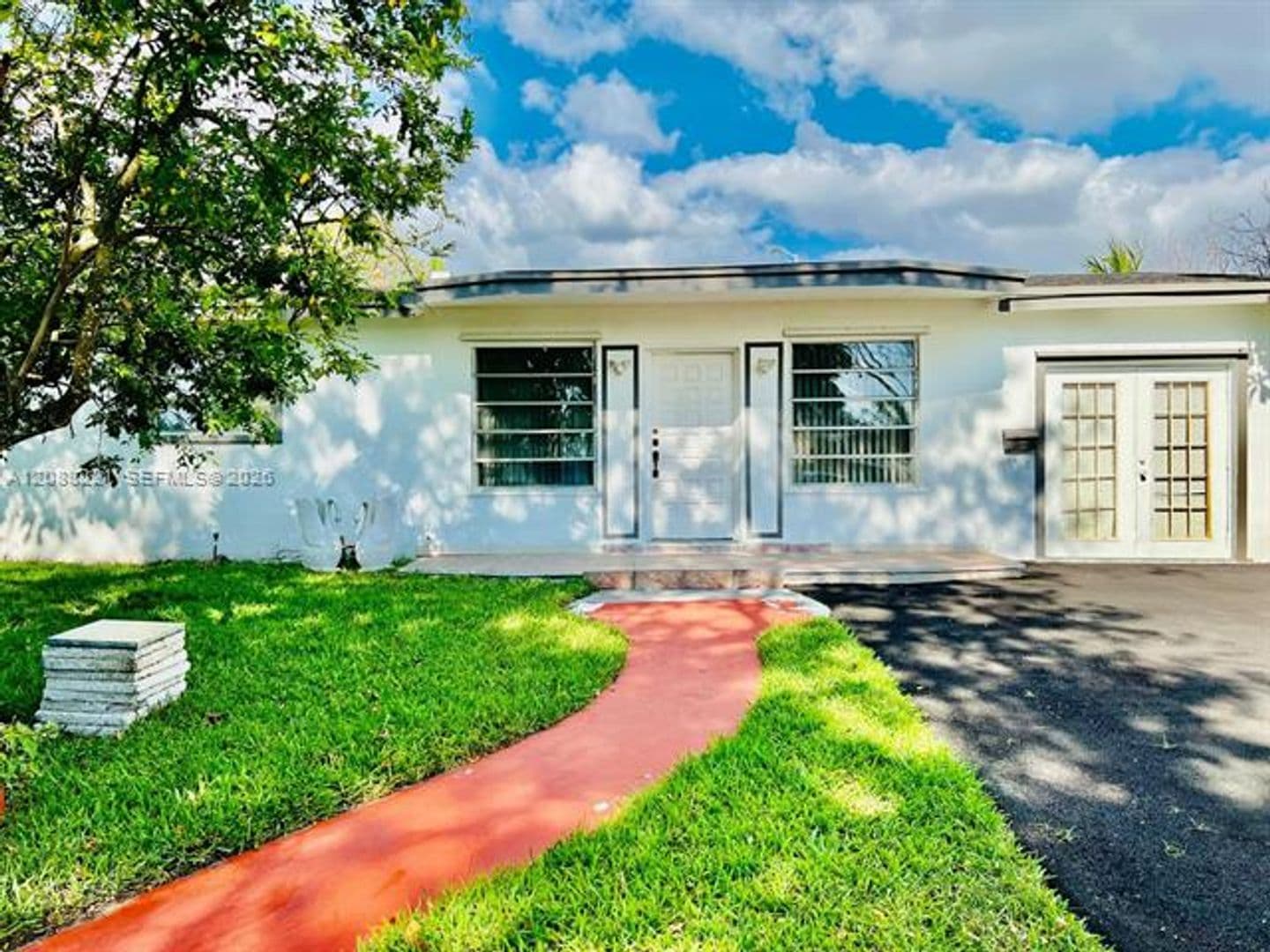 North Miami Beach House: 18320 NE 7th Ct # 18320