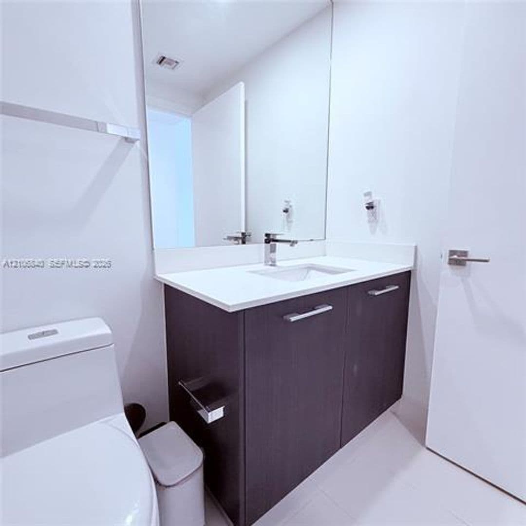 Miami Condo: 55 SW 9th St cu-3903