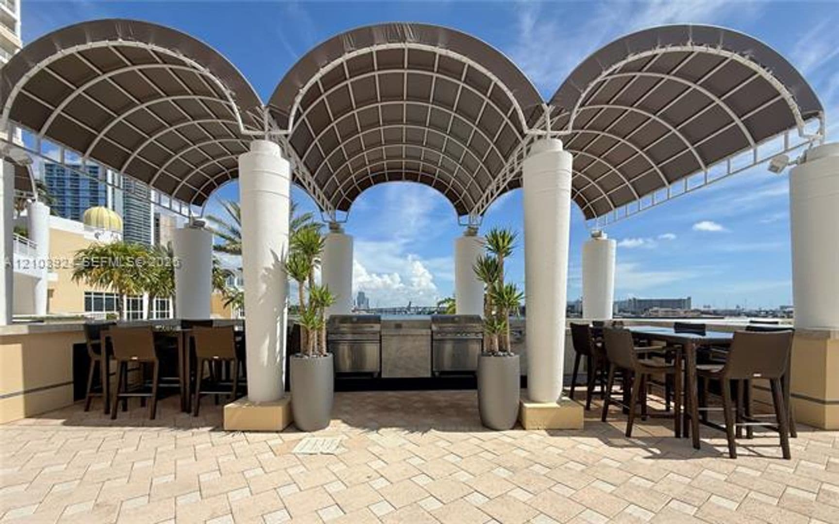 Miami Condo: 848 Brickell Key Dr cu-306