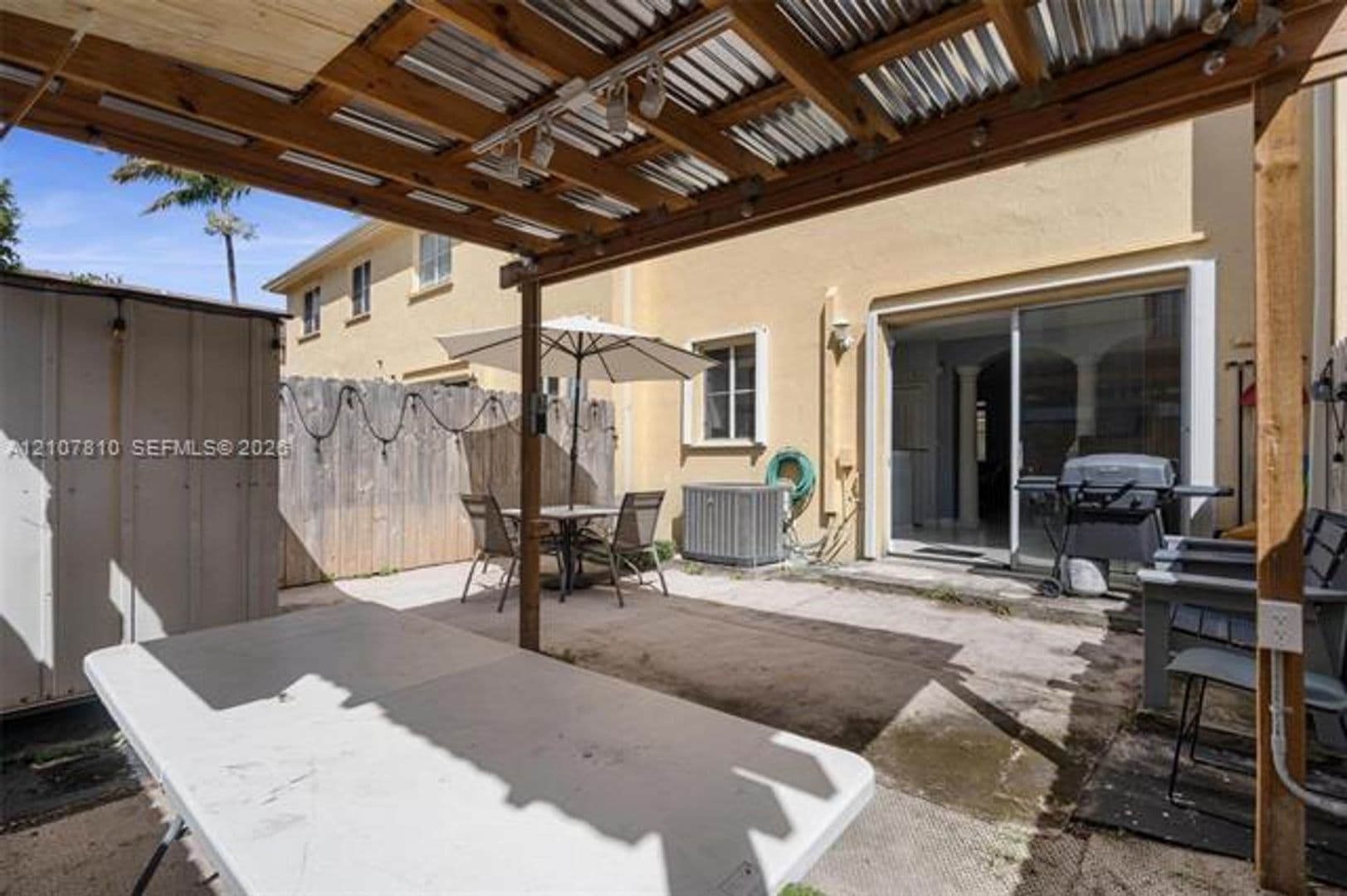 Hialeah Condo: 6940 NW 177th St cu-P105