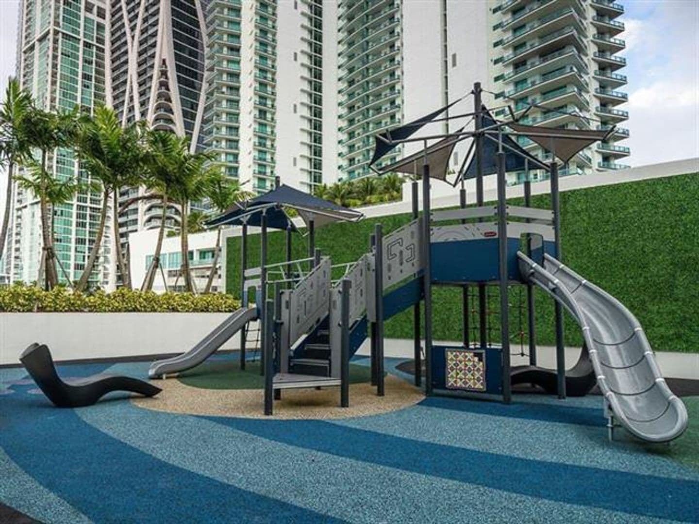 Miami Condo: 851 NE 1st Ave cu-2402