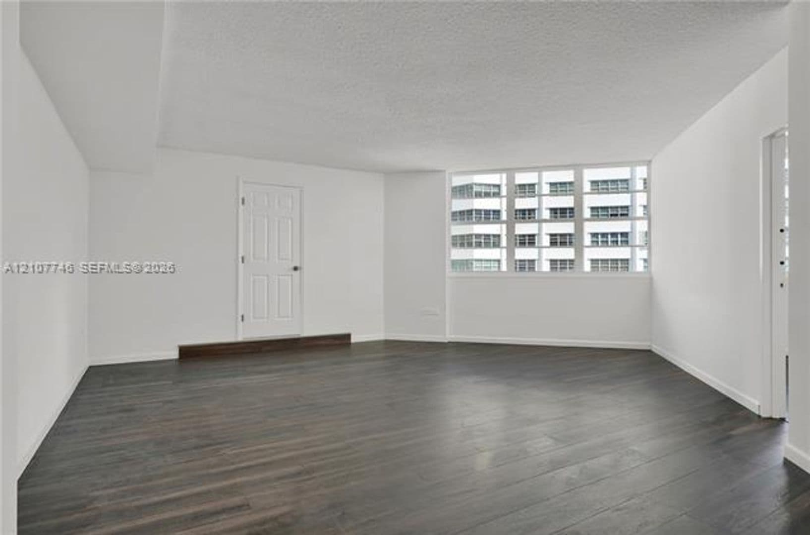 Miami Condo: 905 Brickell Bay Dr cu-1121