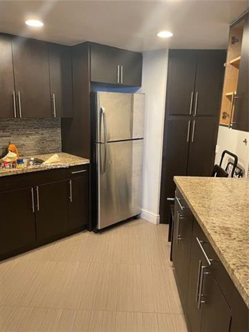 Miami Condo: 801 Brickell Bay Dr cu-667