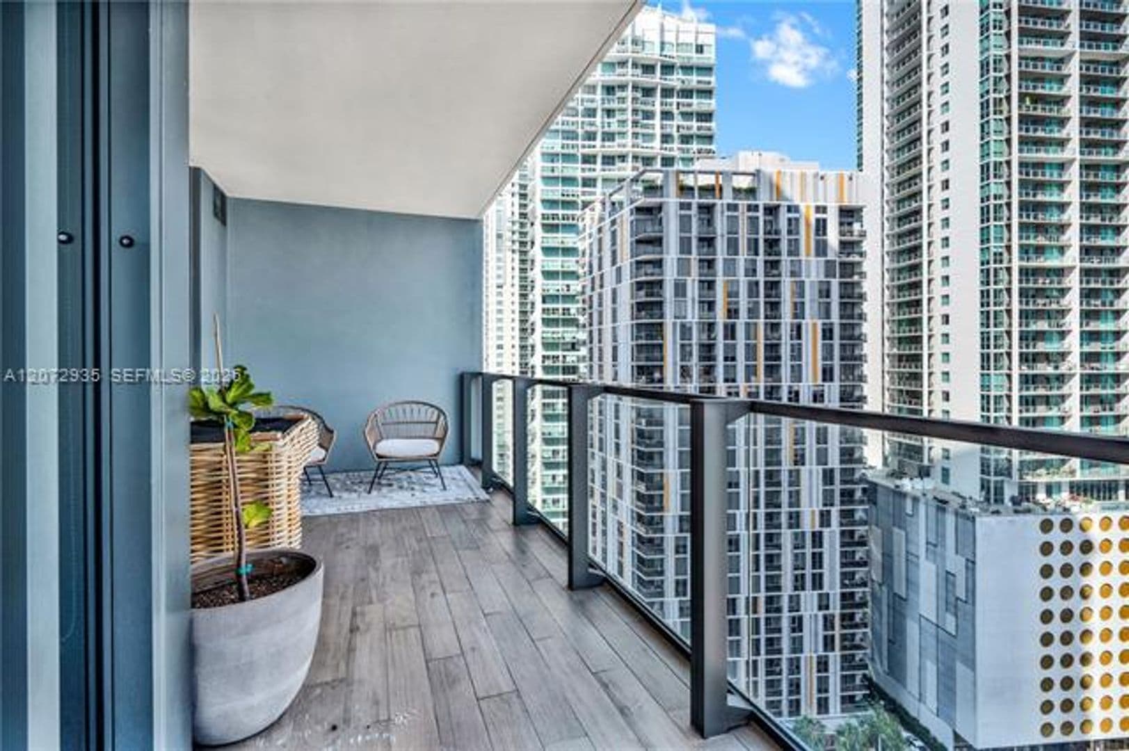 Miami Condo: 68 SE 6th St cu-1207