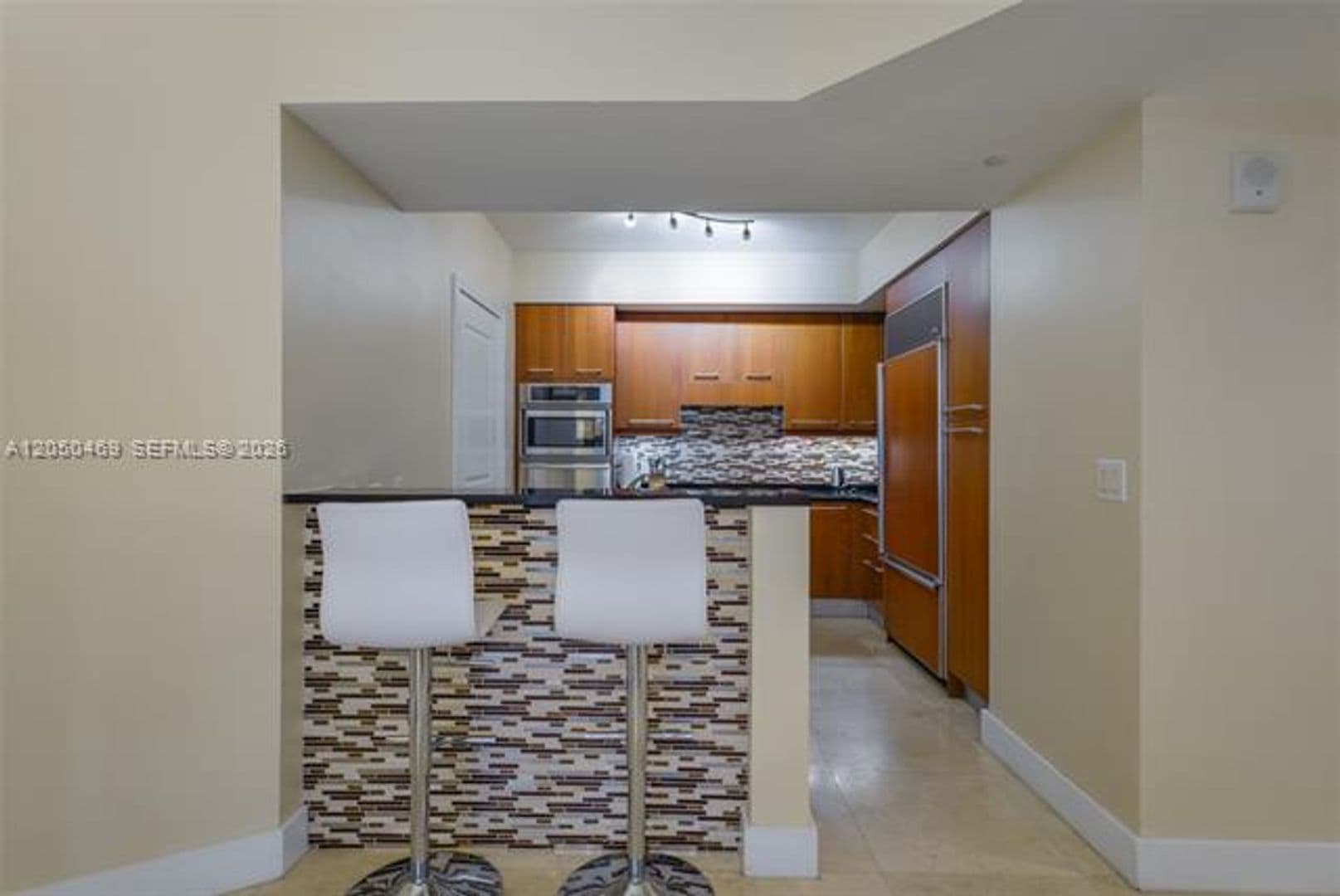 Hollywood Condo: 3101 S Ocean Dr cu-404