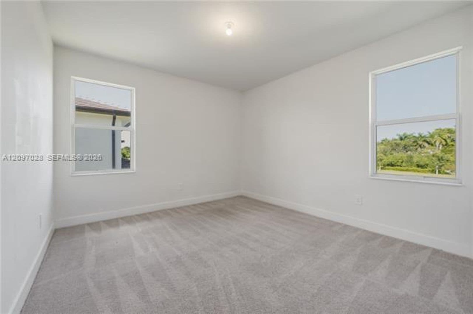 Davie House: 4372 SW 122nd Ter # 4372
