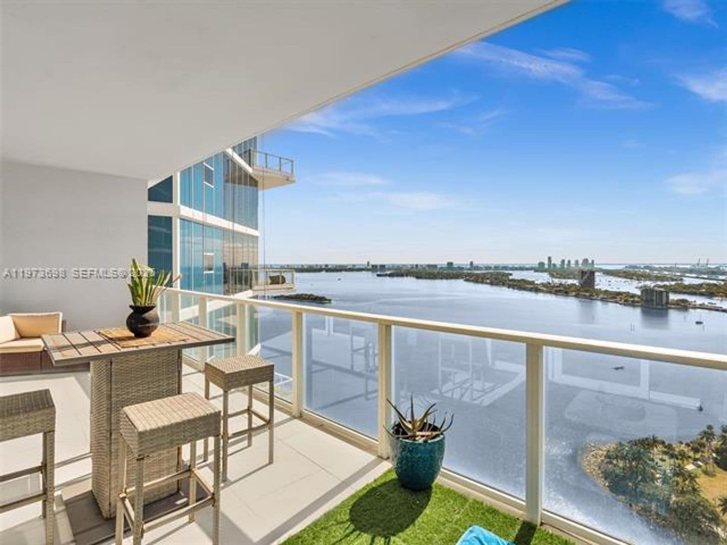 Miami Condo: 2020 N Bayshore Dr, cu-3303