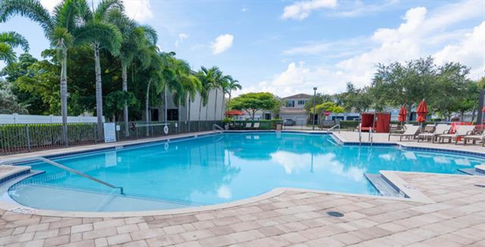 Miami House: 875 NE 193rd Ter # 875