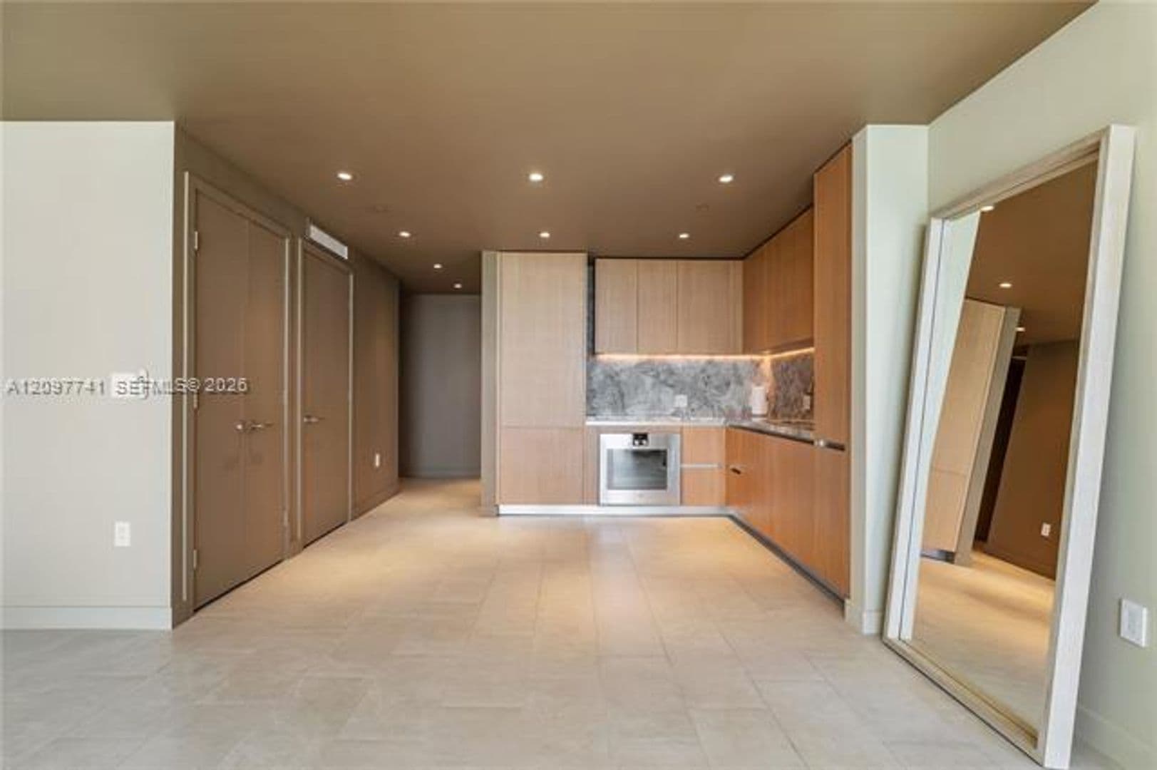 Miami Beach Condo: 500 Alton Rd cu-802