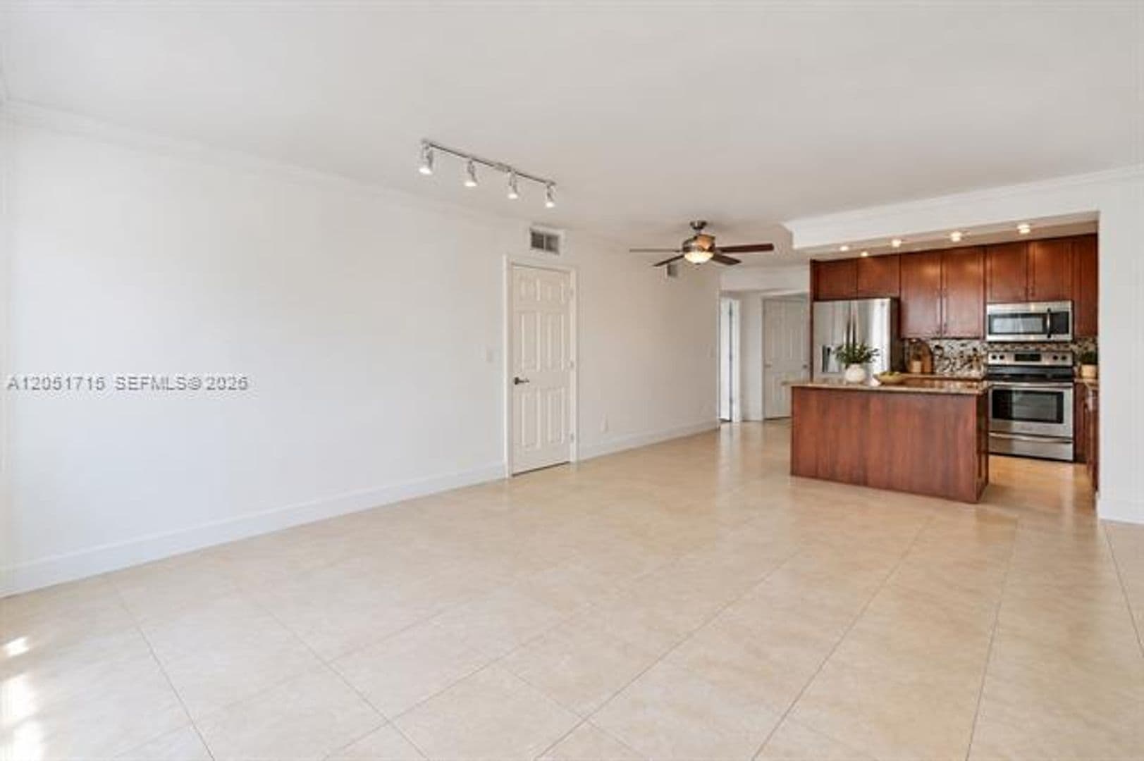 North Bay Village Condo: 1801 S Treasure Dr cu-421