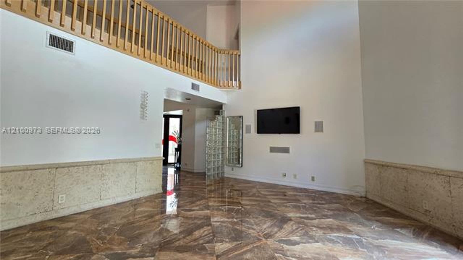 Hollywood House: 741 Tyler St # 741