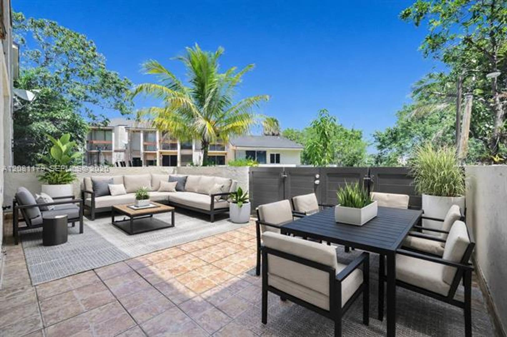 Miami Townhome: 9133 Fontainebleau Blvd th 5