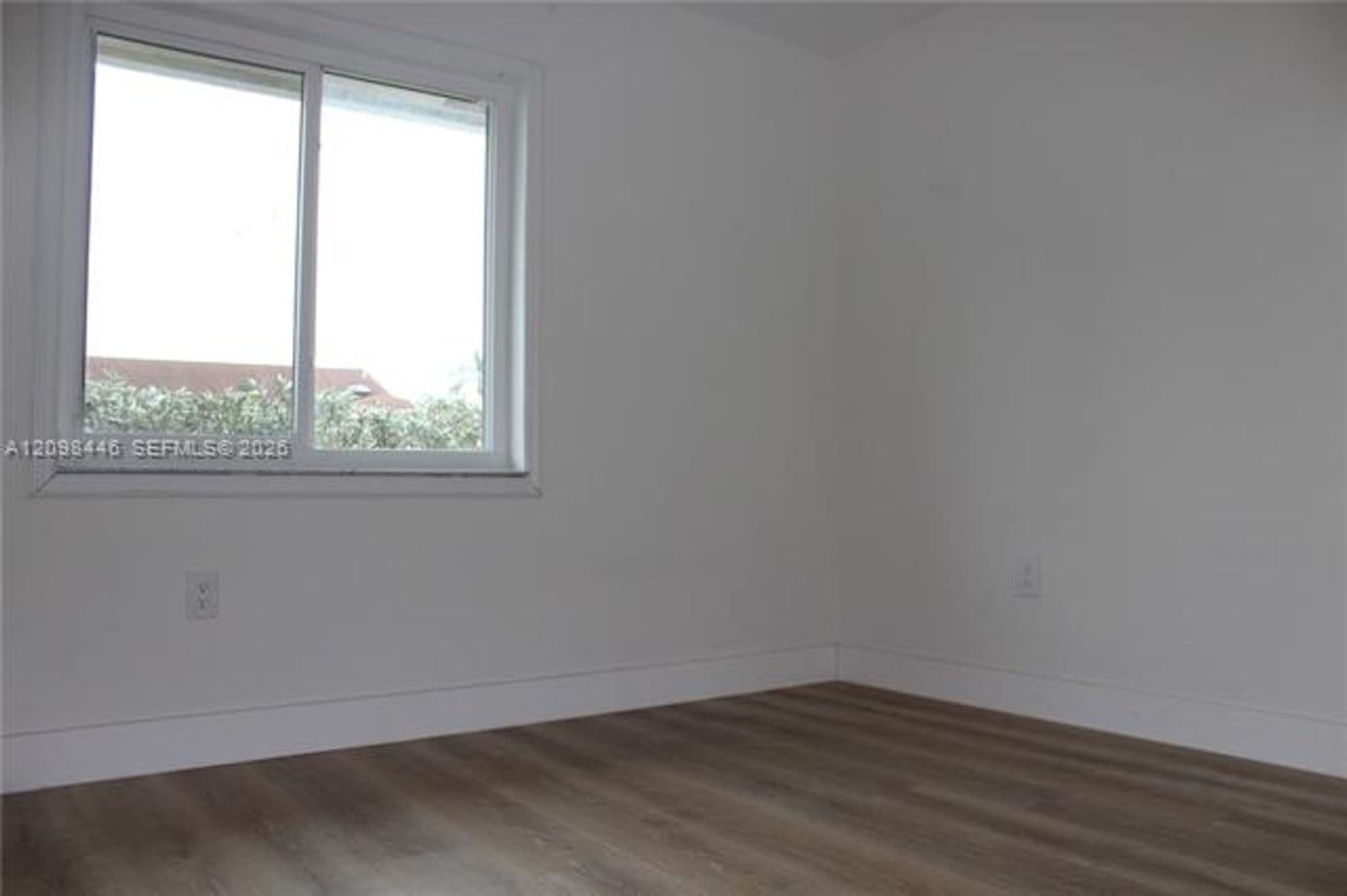Davie House: 681 Pine Ridge Ter # 0
