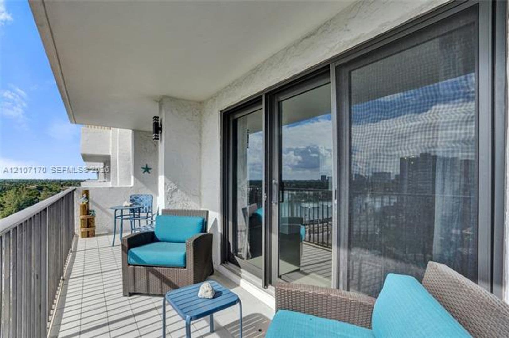Hollywood Condo: 1201 S Ocean Dr cu-908S