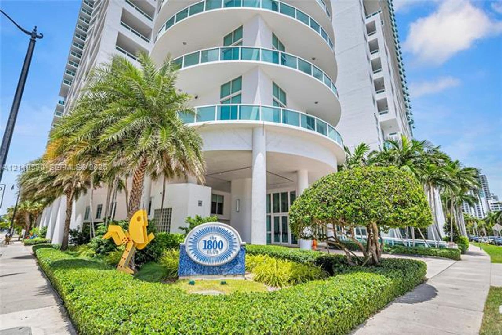 Miami Condo: 1800 N Bayshore Dr cu-809