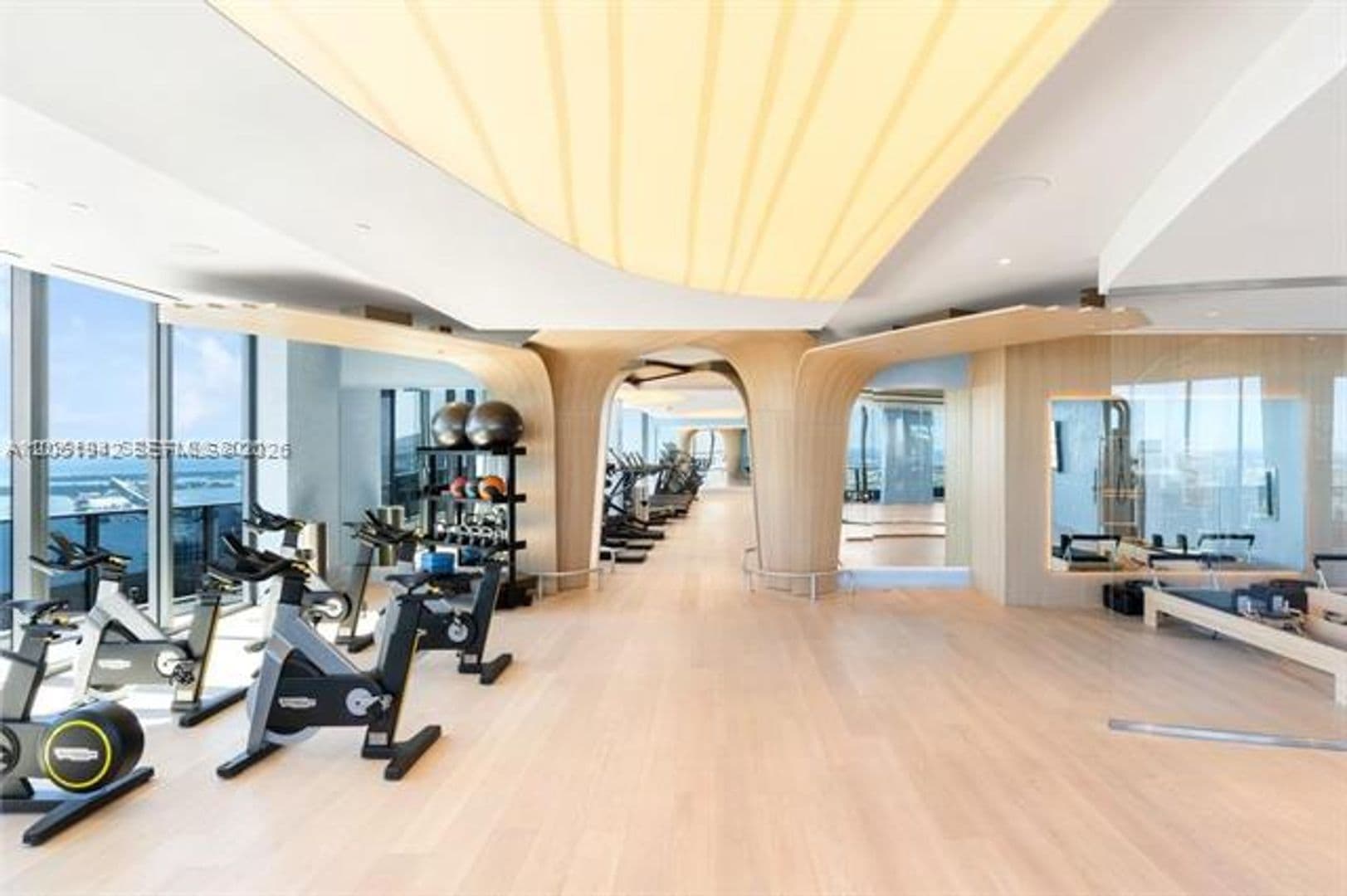 Miami Condo: 1000 Brickell Plz cu-2110