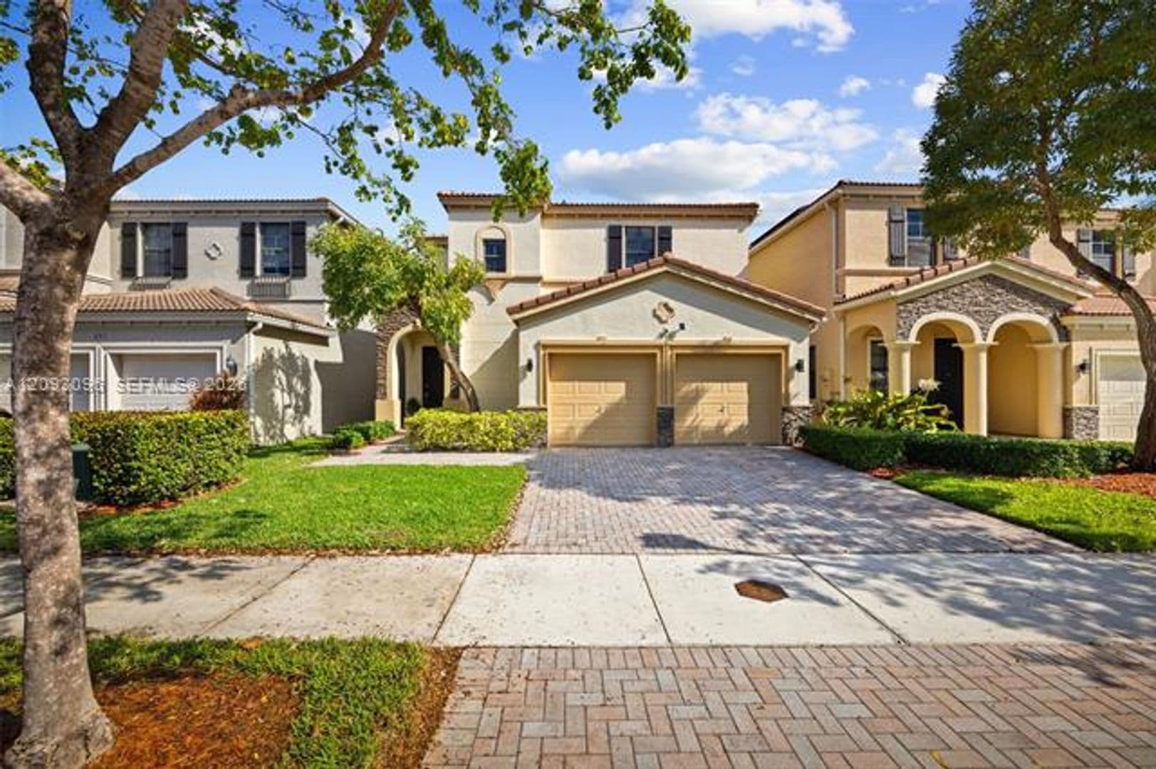 Miami House: 697 NE 193rd Ter # 697