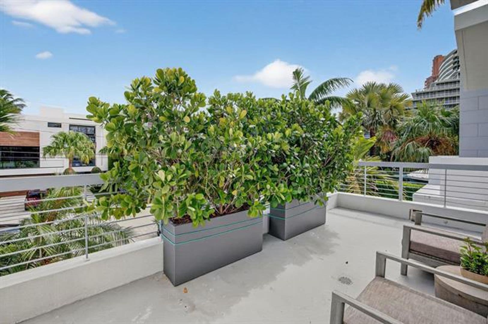 Fort Lauderdale House: 2401 N Atlantic Blvd # 2401