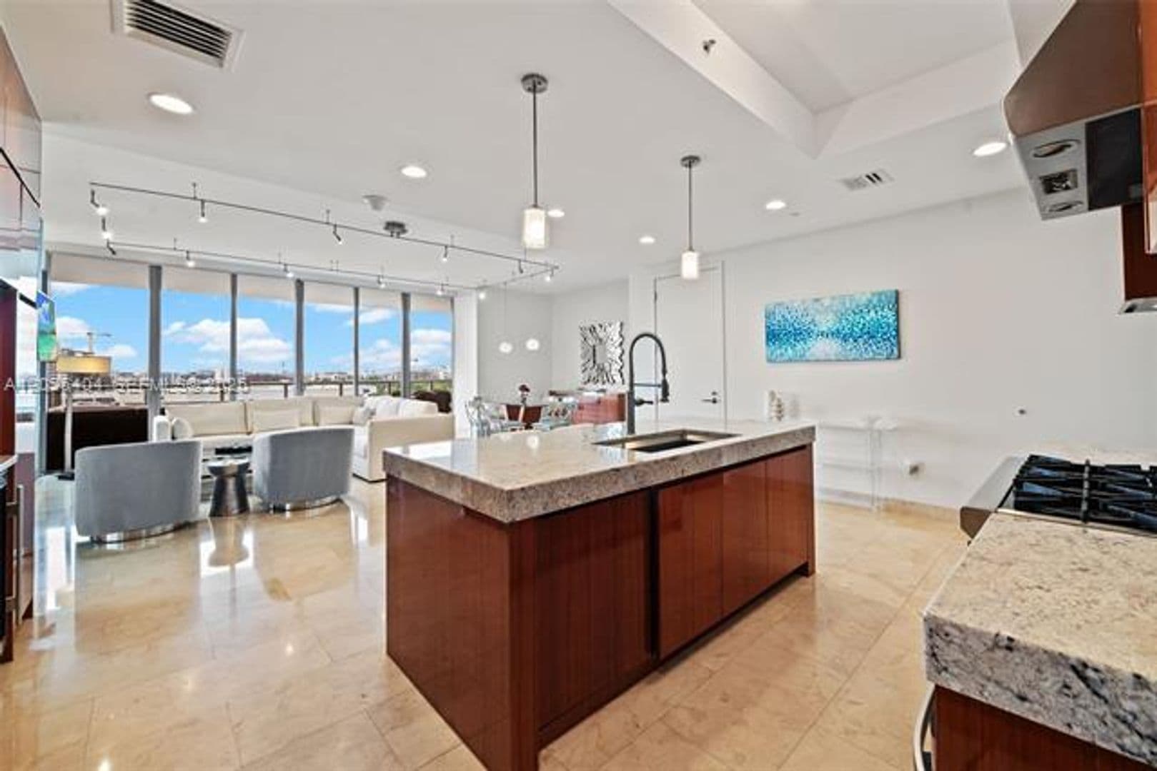 Bal Harbour Condo: 9705 Collins Ave cu-605N