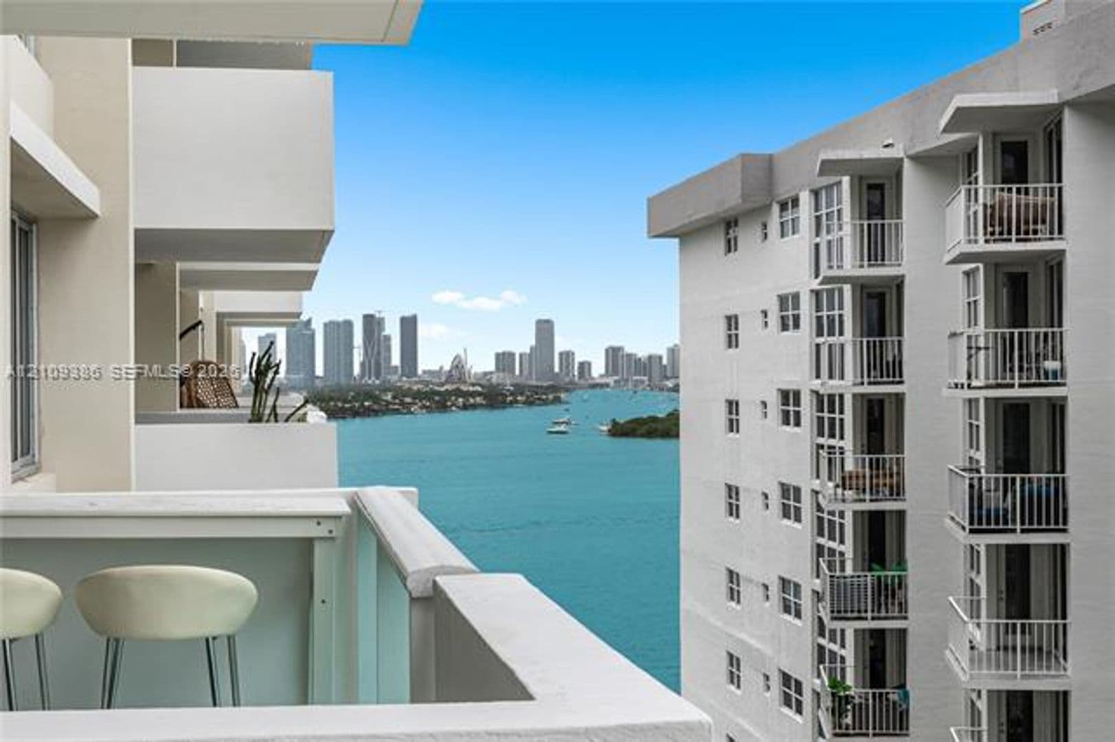 Miami Beach Condo: 1200 West Ave cu-1419