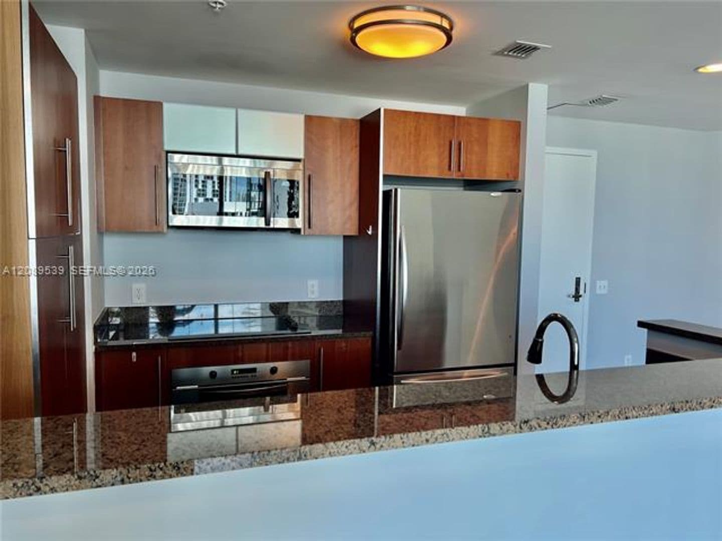 Miami Condo: 300 S Biscayne Blvd cu-2705