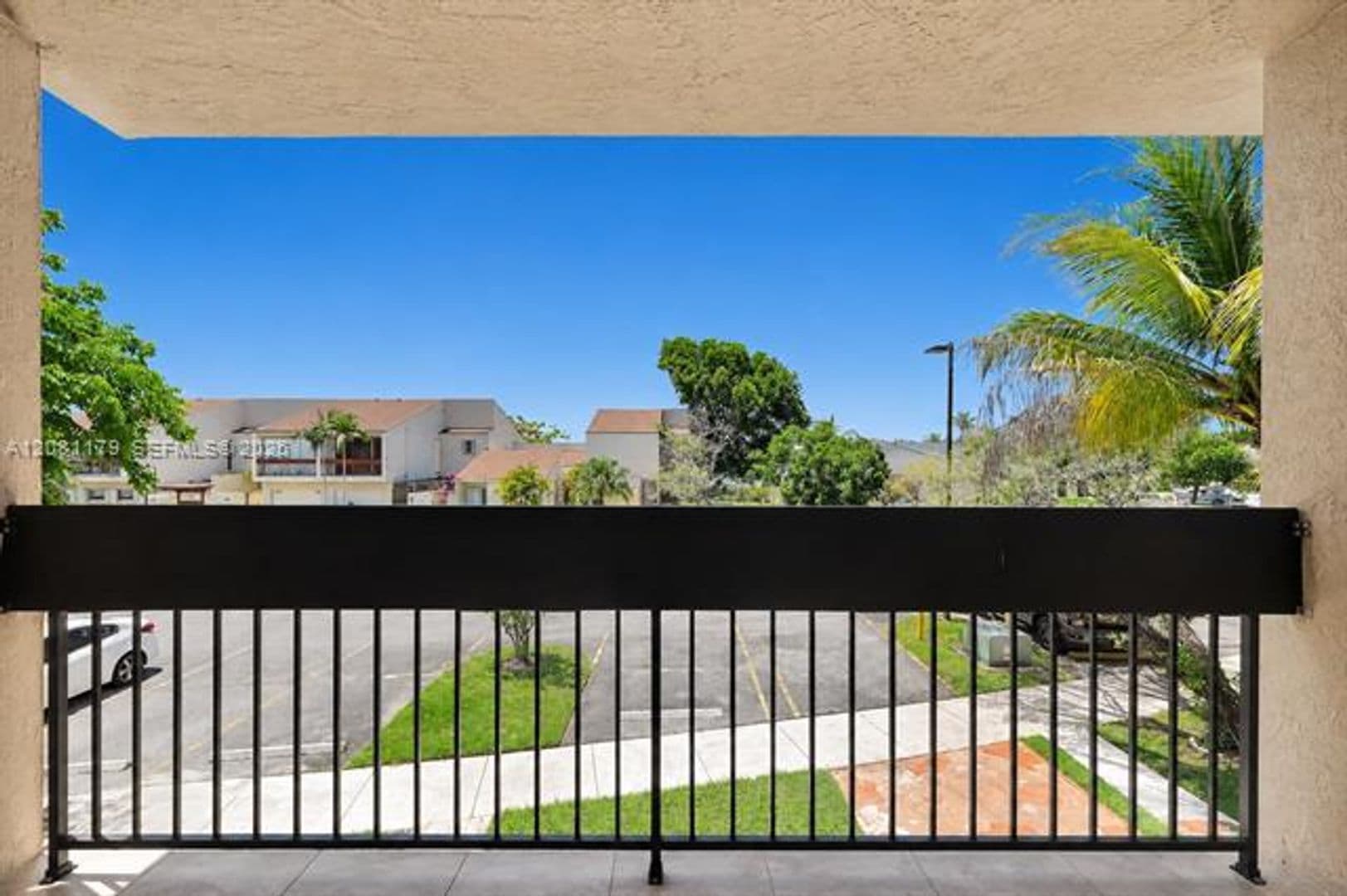 Miami Townhome: 9133 Fontainebleau Blvd th 5