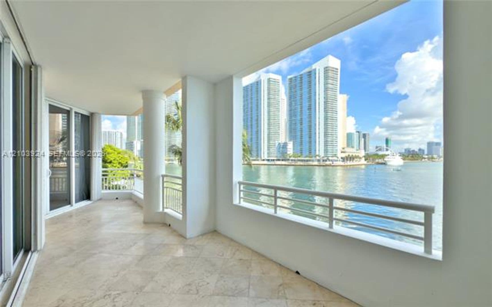 Miami Condo: 848 Brickell Key Dr cu-306